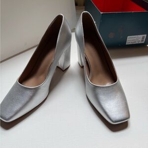AEROSOLES Silver Square Toe Heels NIB NWT